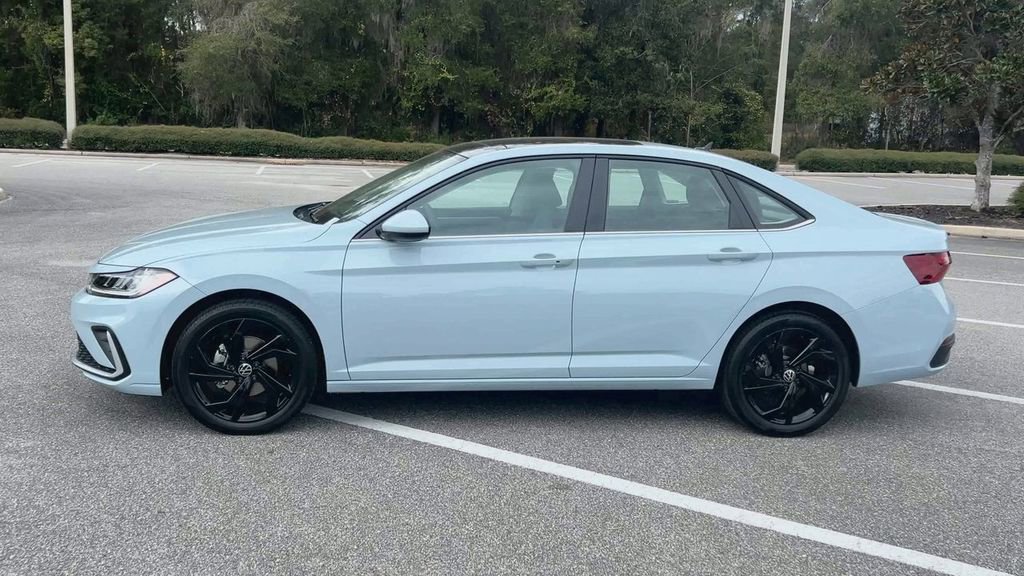 New 2026 Volkswagen Jetta SE image 5
