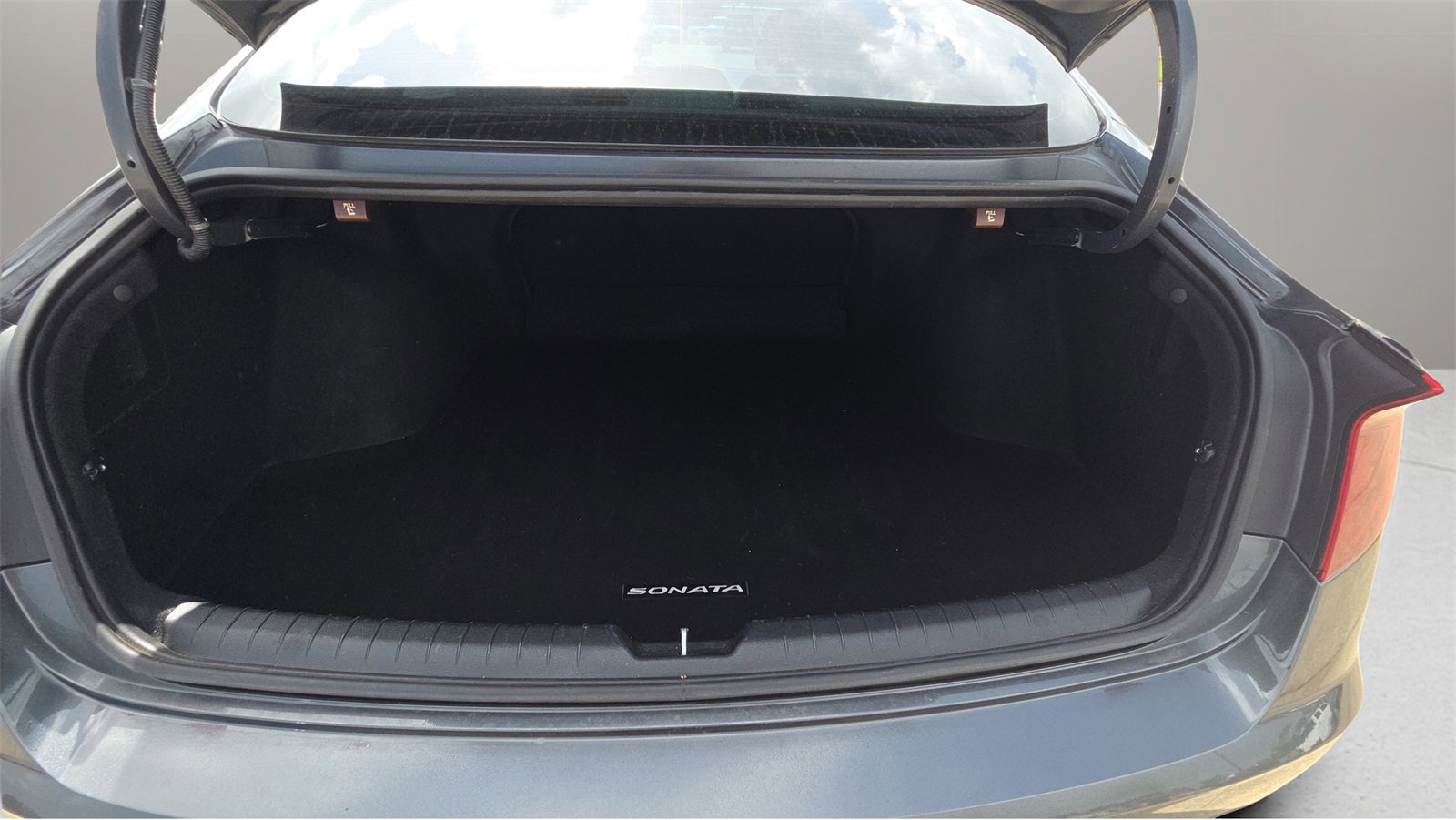 Used 2023 Hyundai Sonata SE image 13