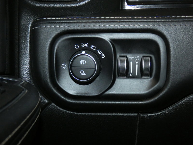 Used 2022 RAM 2500 Limited w/ Towing Technology Group image 24