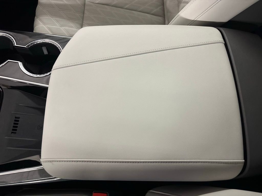 New 2026 Cadillac Escalade IQ Sport 1 w/ LPO, Floor Liner Package image 39