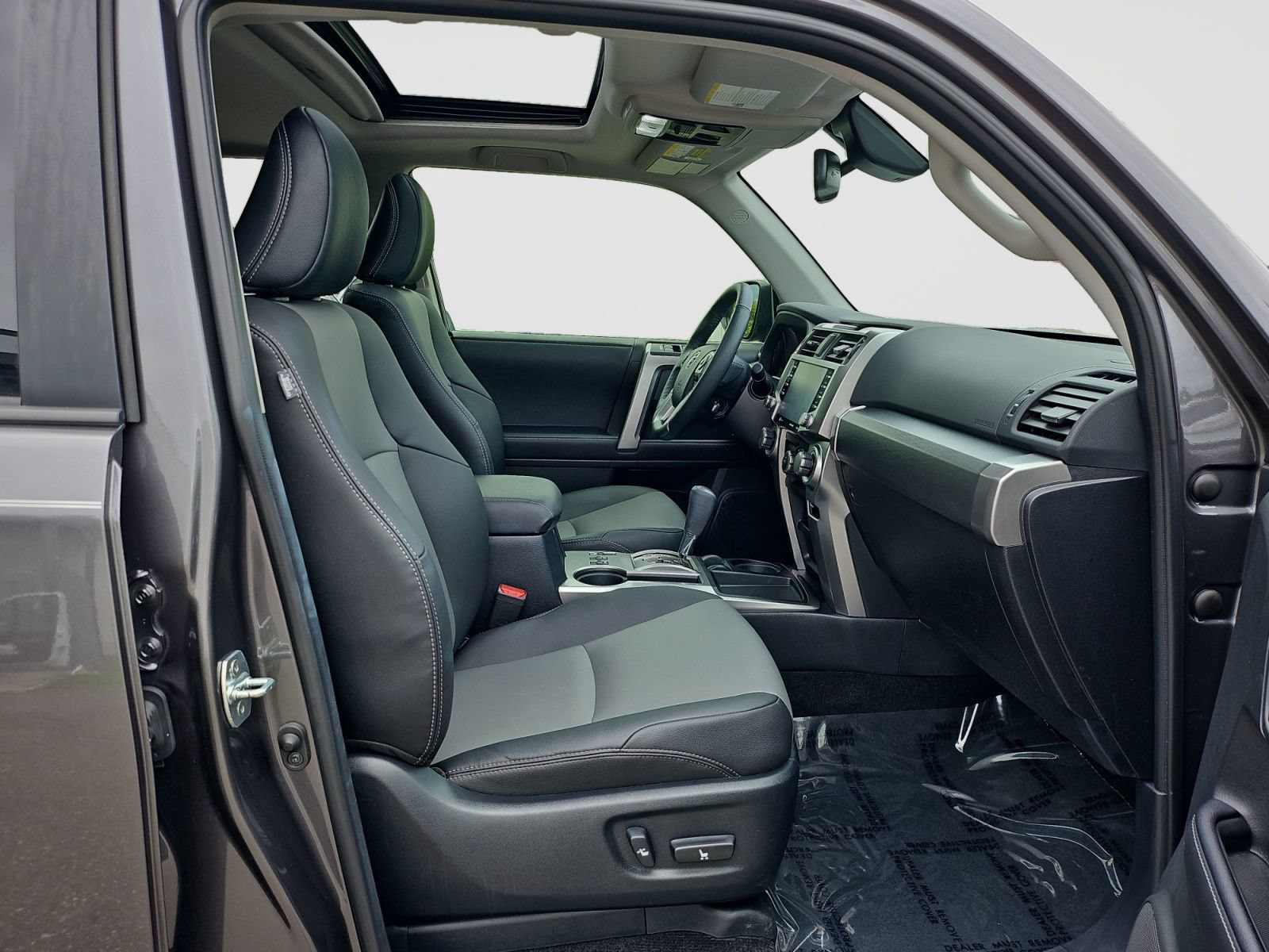 Used 2023 Toyota 4Runner SR5 Premium w/ Moonroof Package RWD image 11