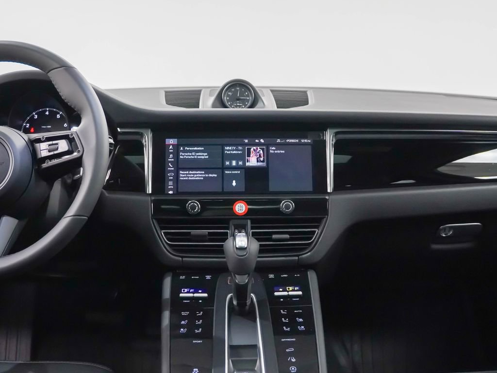 Used 2026 Porsche Macan AWD/4WD image 22