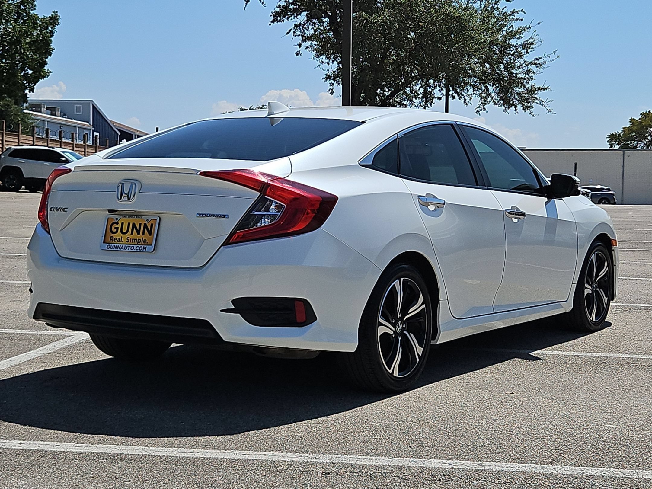 Used 2018 Honda Civic Touring image 3