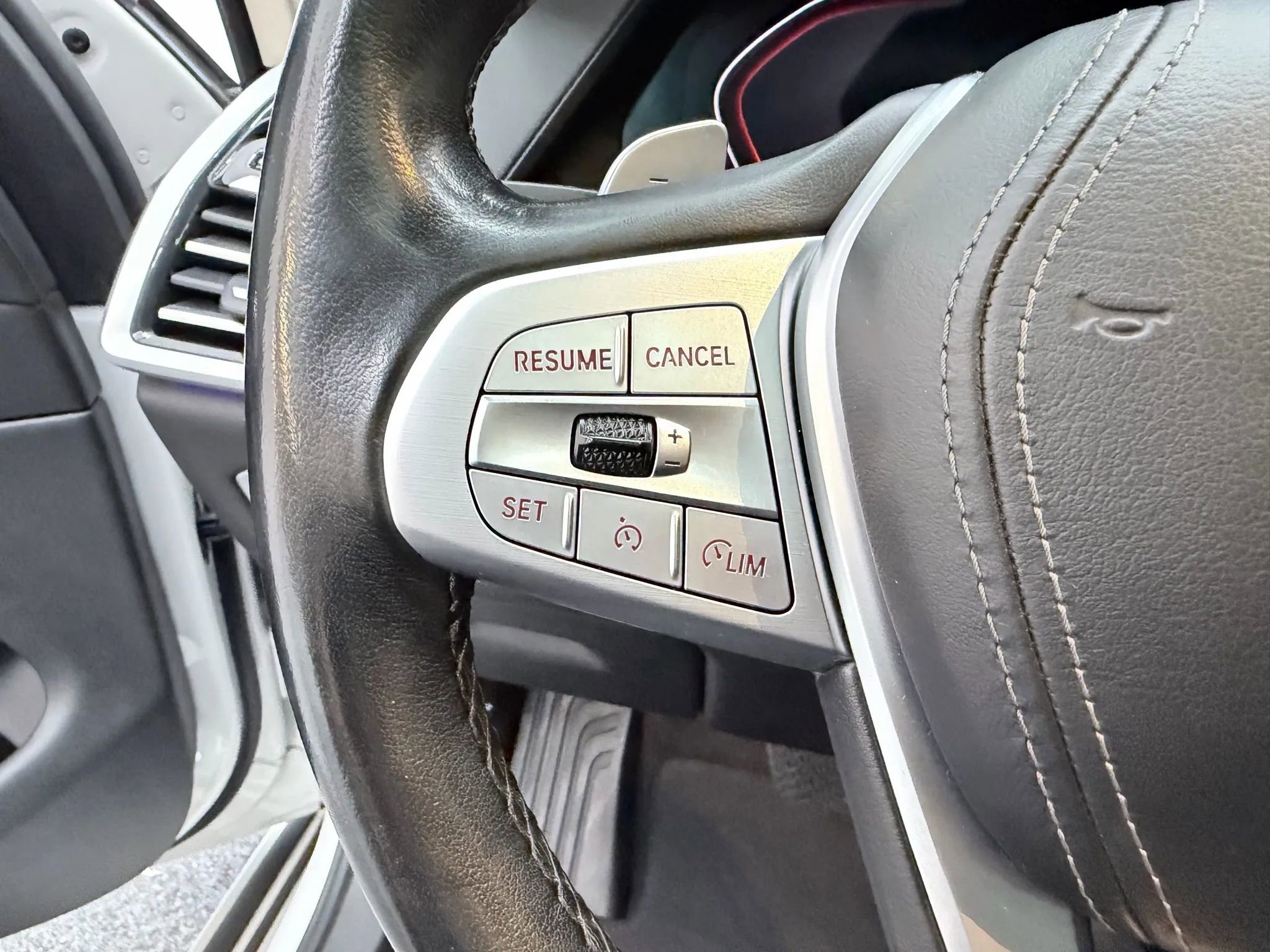 Used 2020 BMW X7 xDrive40i w/ Premium Package image 12