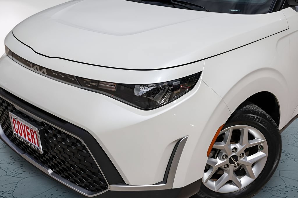 Used 2023 Kia Soul LX w/ LX Technology Package FWD image 3