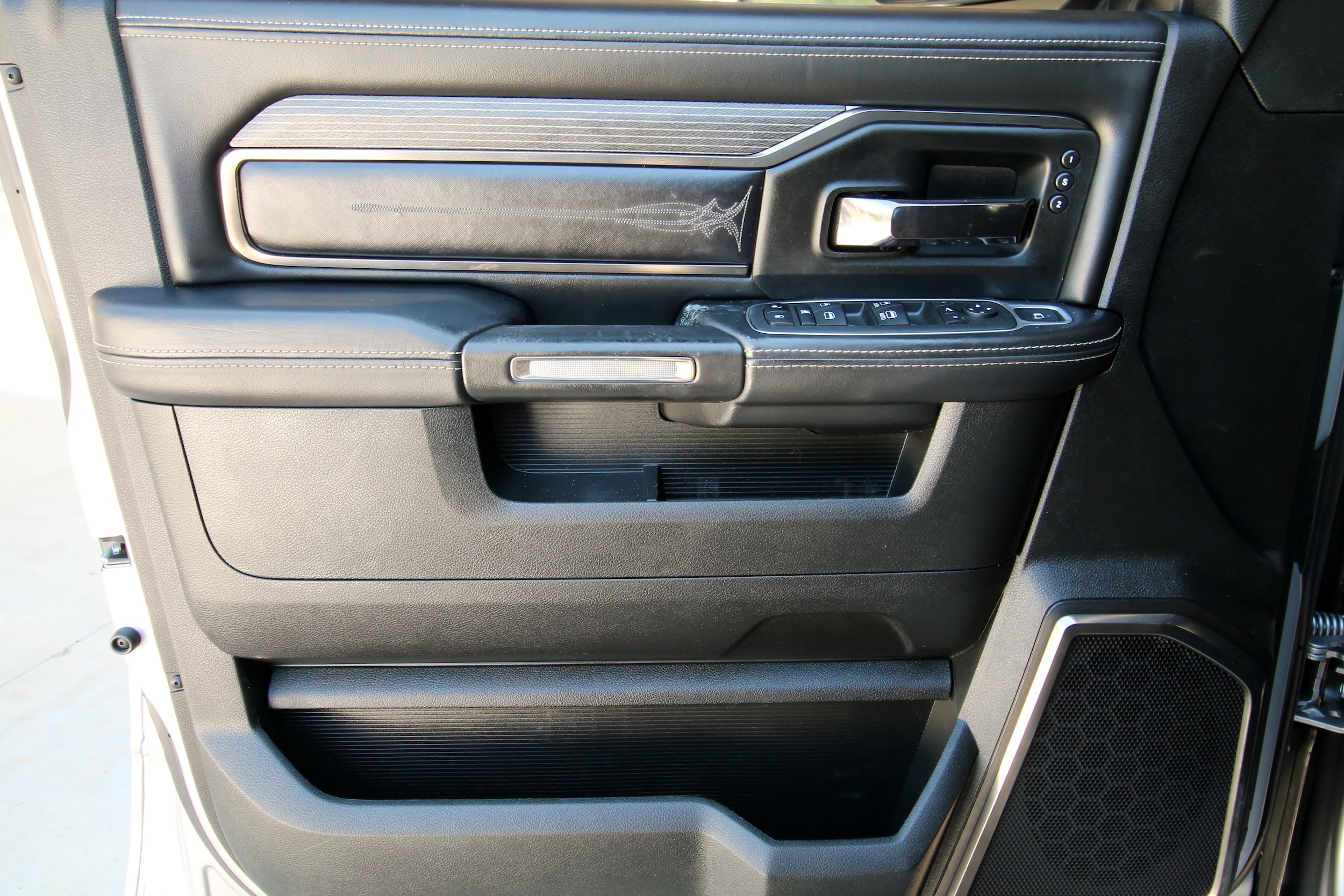 Used 2022 RAM 3500 Limited w/ Night Edition image 20