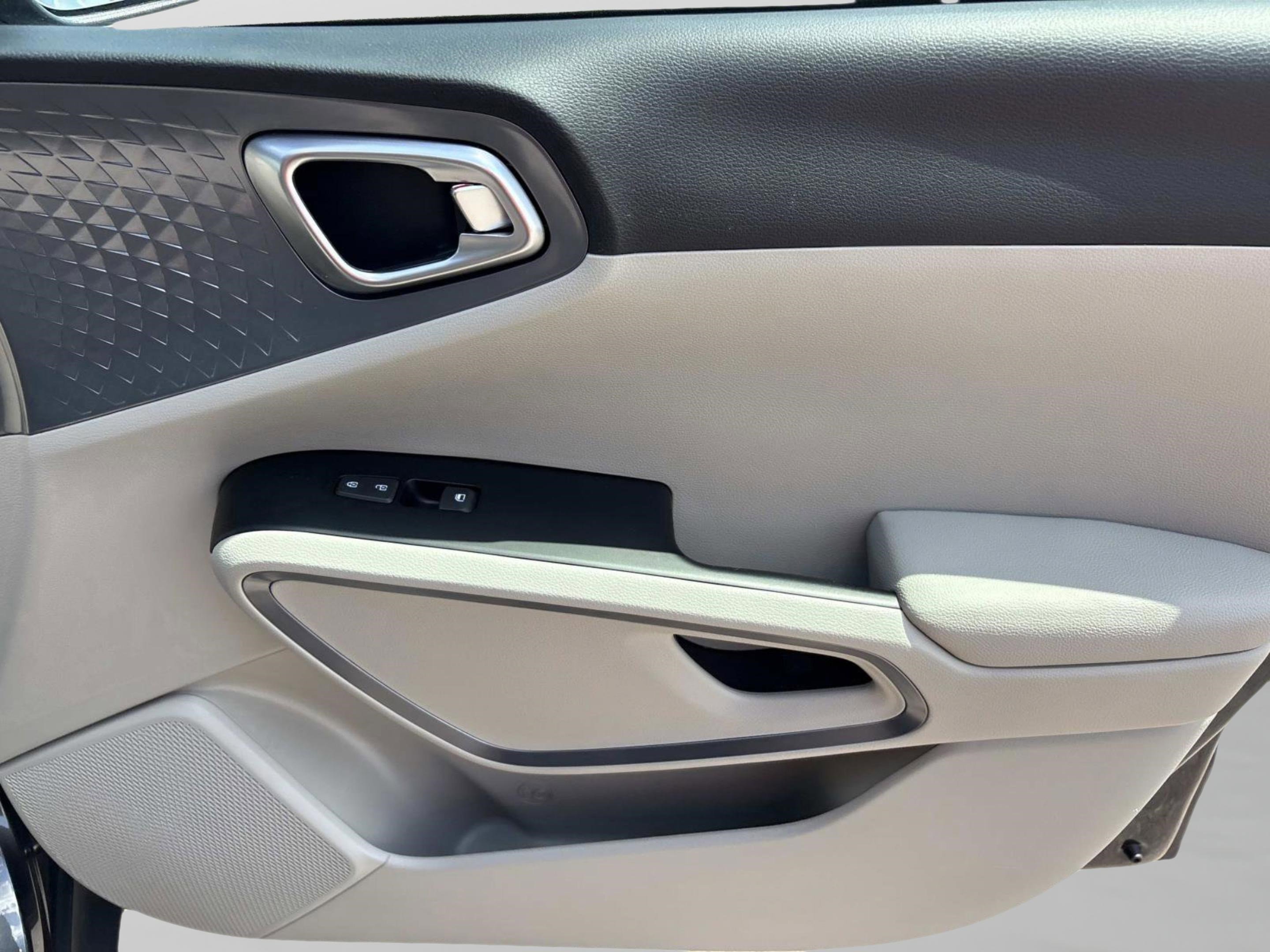 Used 2022 Kia Soul S FWD image 18