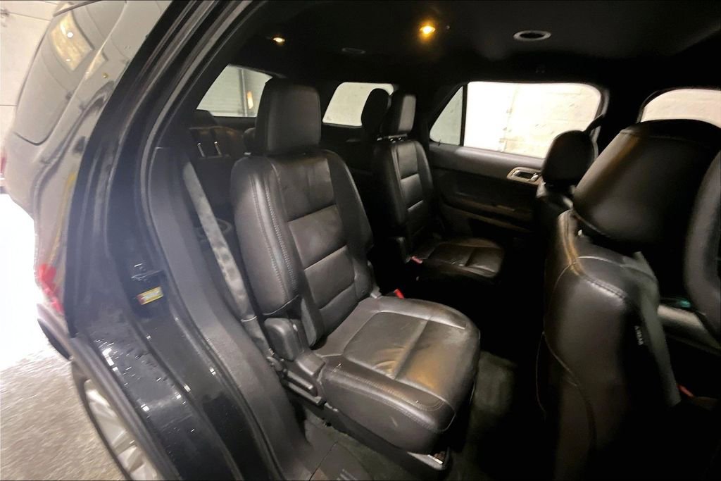 Used 2014 Ford Explorer XLT w/ Equipment Group 202A image 24