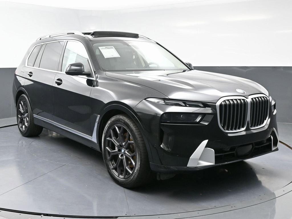 Used 2023 BMW X7 xDrive40i image 3
