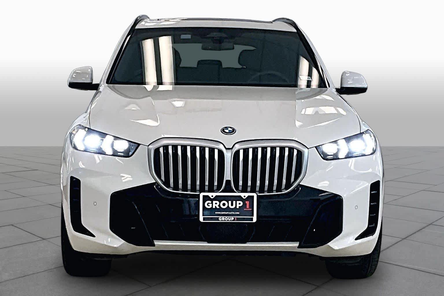Used 2024 BMW X5 xDrive50e w/ M Sport Package AWD/4WD image 3