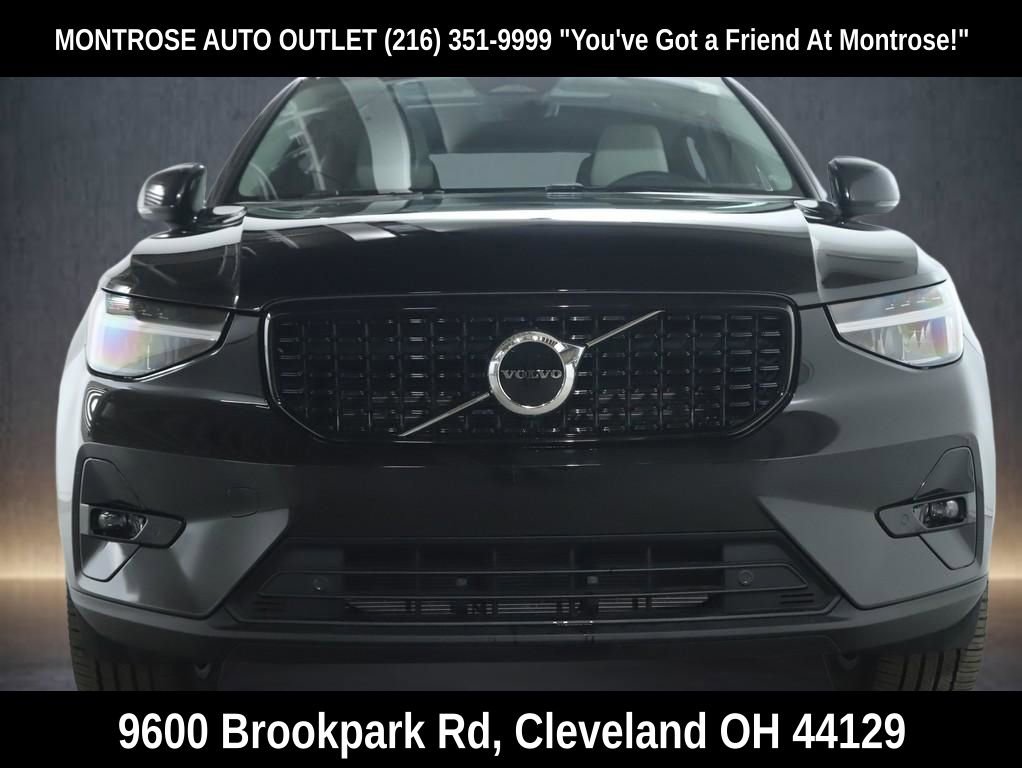 Used 2023 Volvo XC40 B5 Plus w/ Climate Package image 10