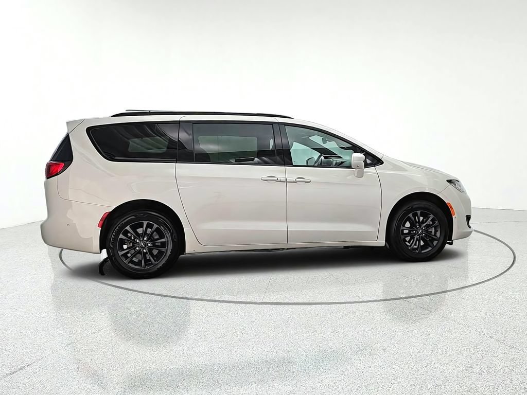 Used 2020 Chrysler Pacifica Touring-L w/ Advanced Safetytec Group AWD/4WD image 7