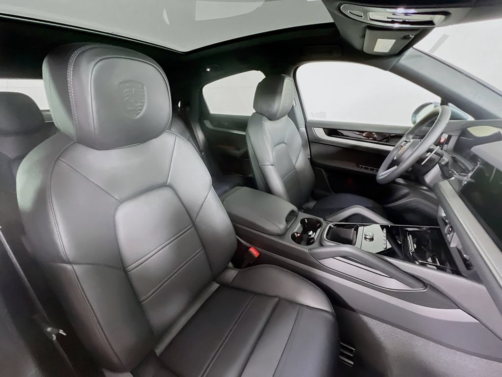 New 2026 Porsche Cayenne E-Hybrid Coupe AWD/4WD image 30