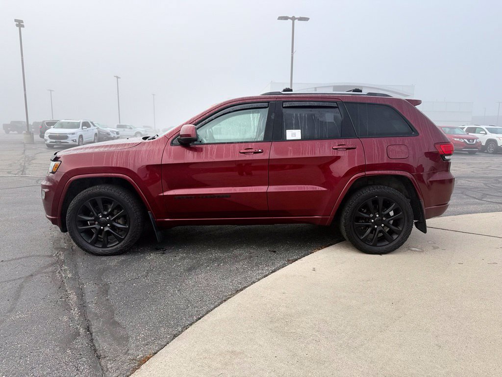 Used 2021 Jeep Grand Cherokee Altitude AWD/4WD image 5