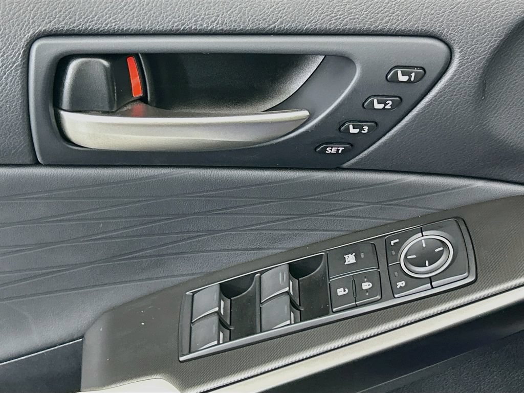 Used 2023 Lexus IS 350 F Sport w/ Navigation Package RWD image 22