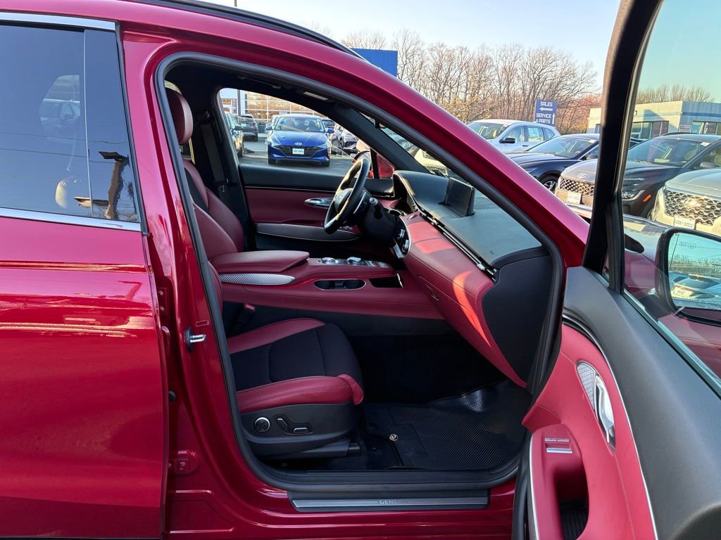 Used 2025 Genesis GV70 3.5T Sport image 26