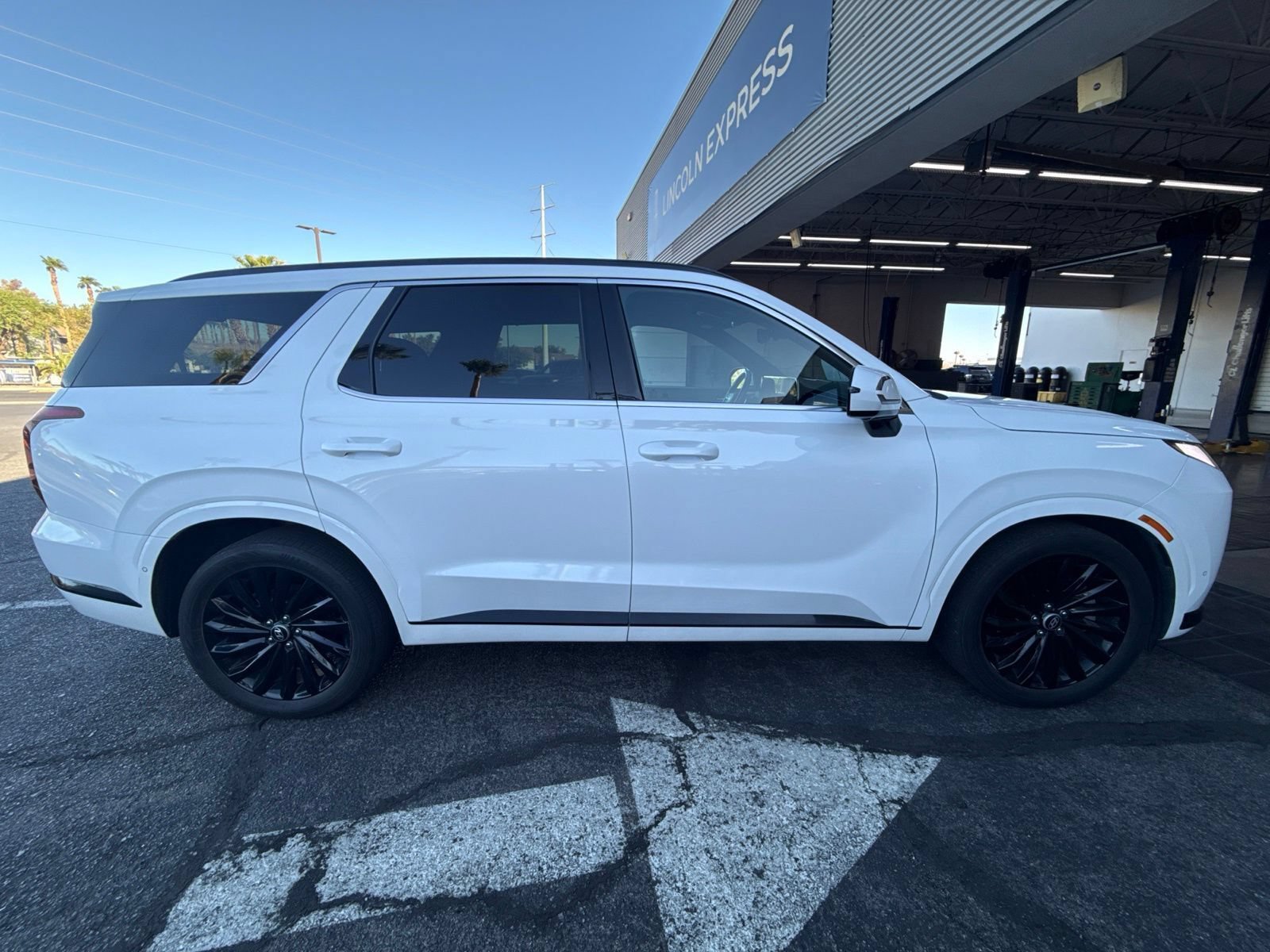 Used 2024 Hyundai Palisade Calligraphy AWD/4WD image 4