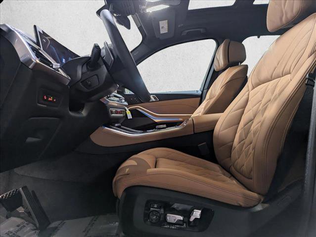 New 2026 BMW X5 xDrive50e w/ Executive Package image 4