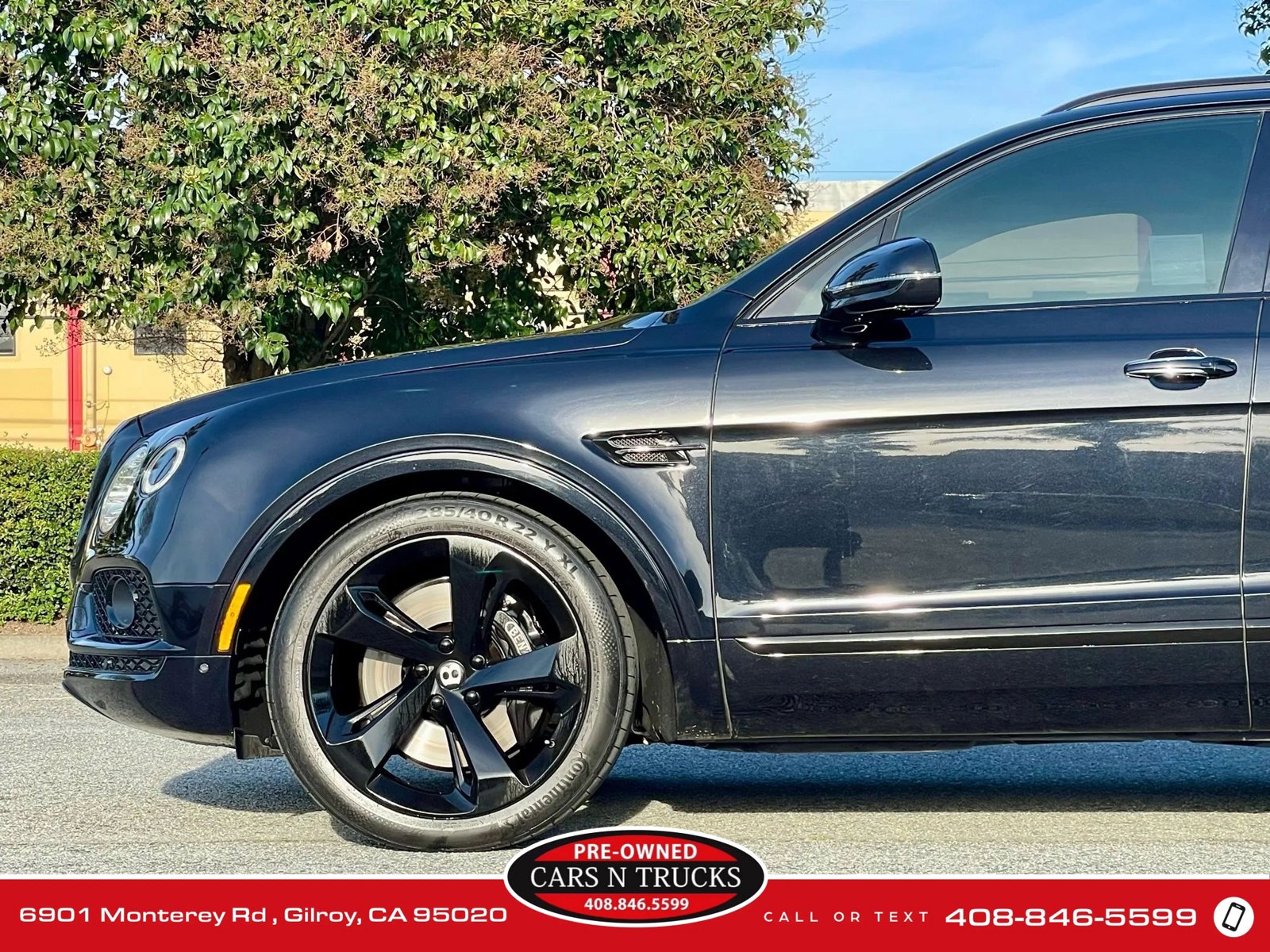 Used 2017 Bentley Bentayga image 47