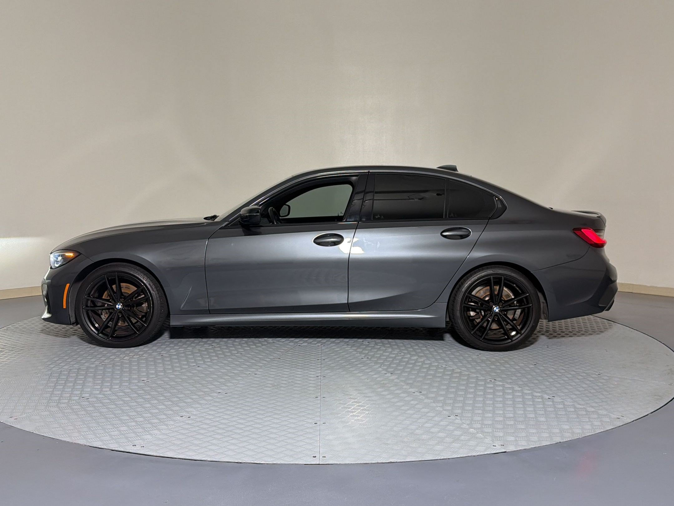 Used 2022 BMW 330i xDrive Sedan w/ M Sport Package AWD/4WD image 20
