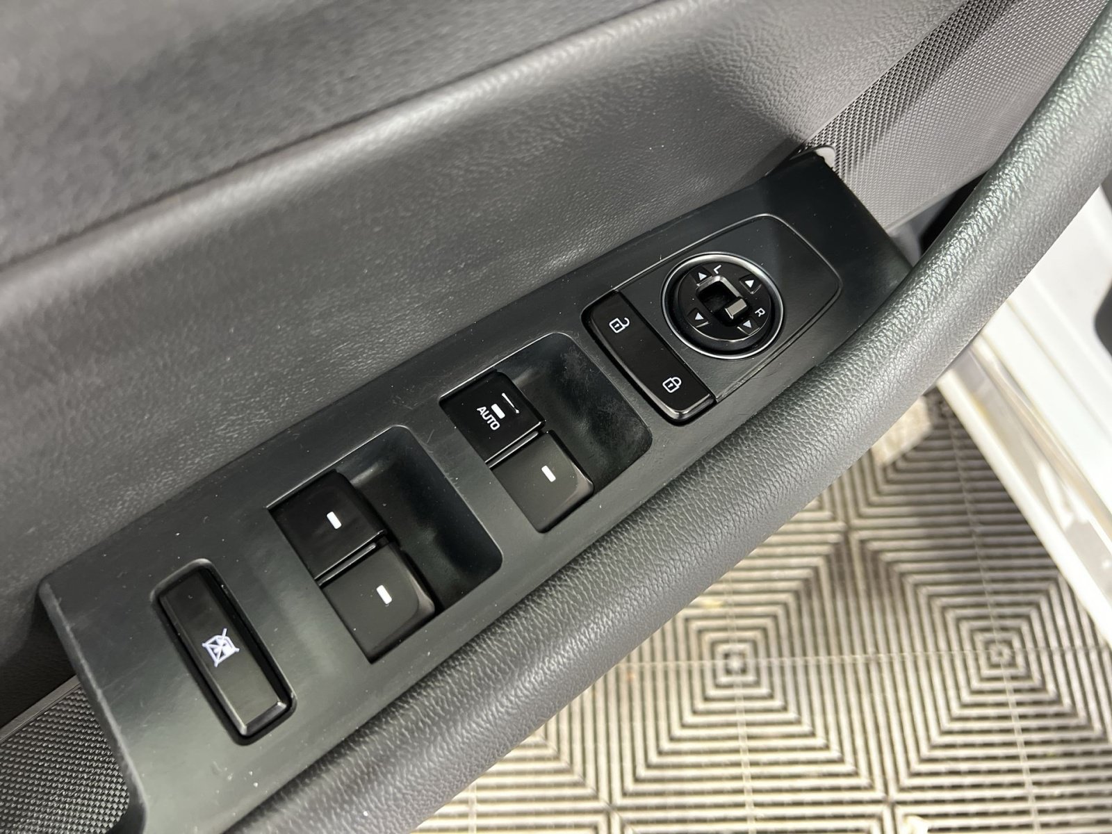 Used 2017 Hyundai Sonata Sport 2.0T FWD image 15