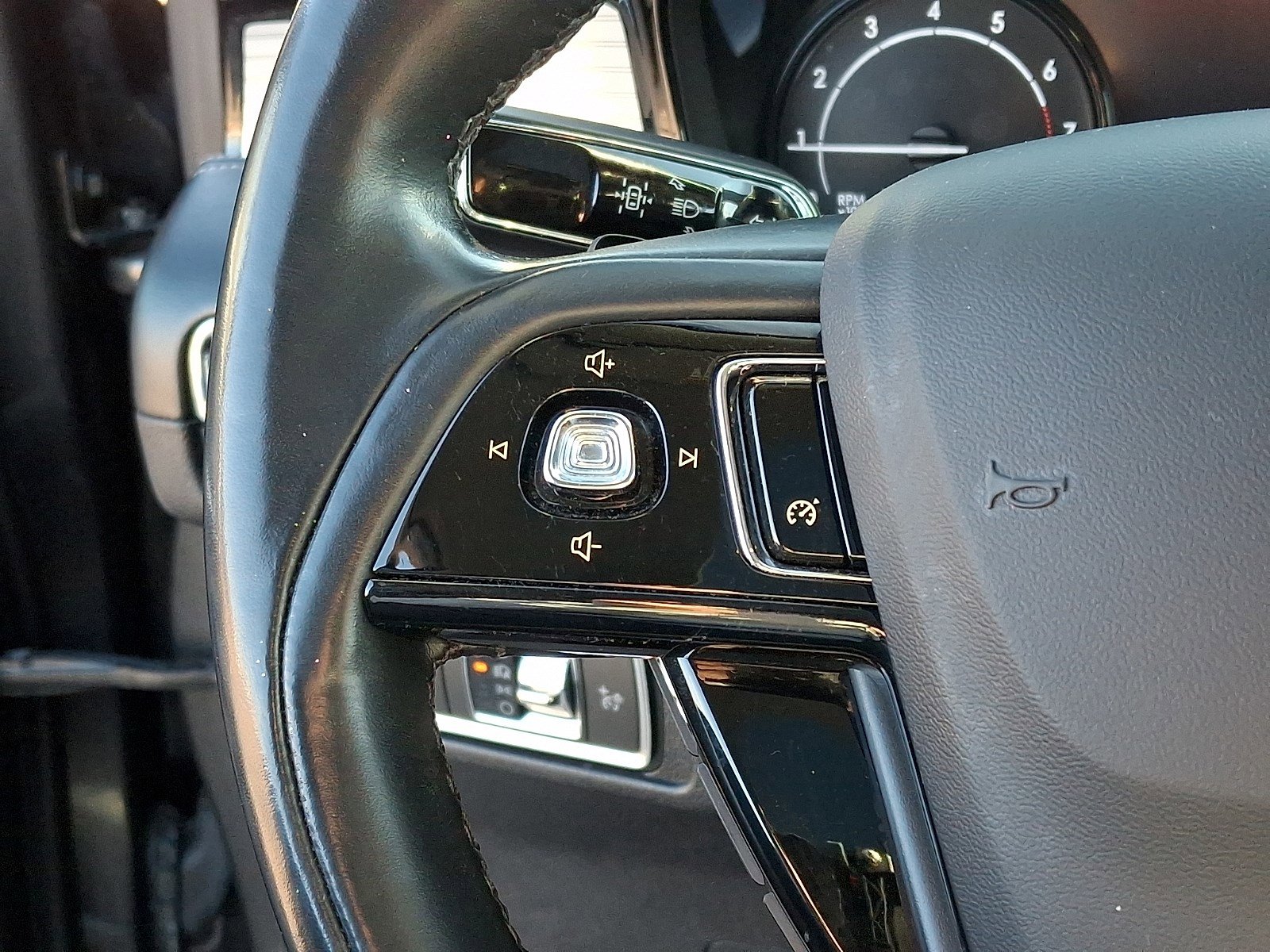 Used 2020 Lincoln Corsair FWD w/ Premium Package image 20