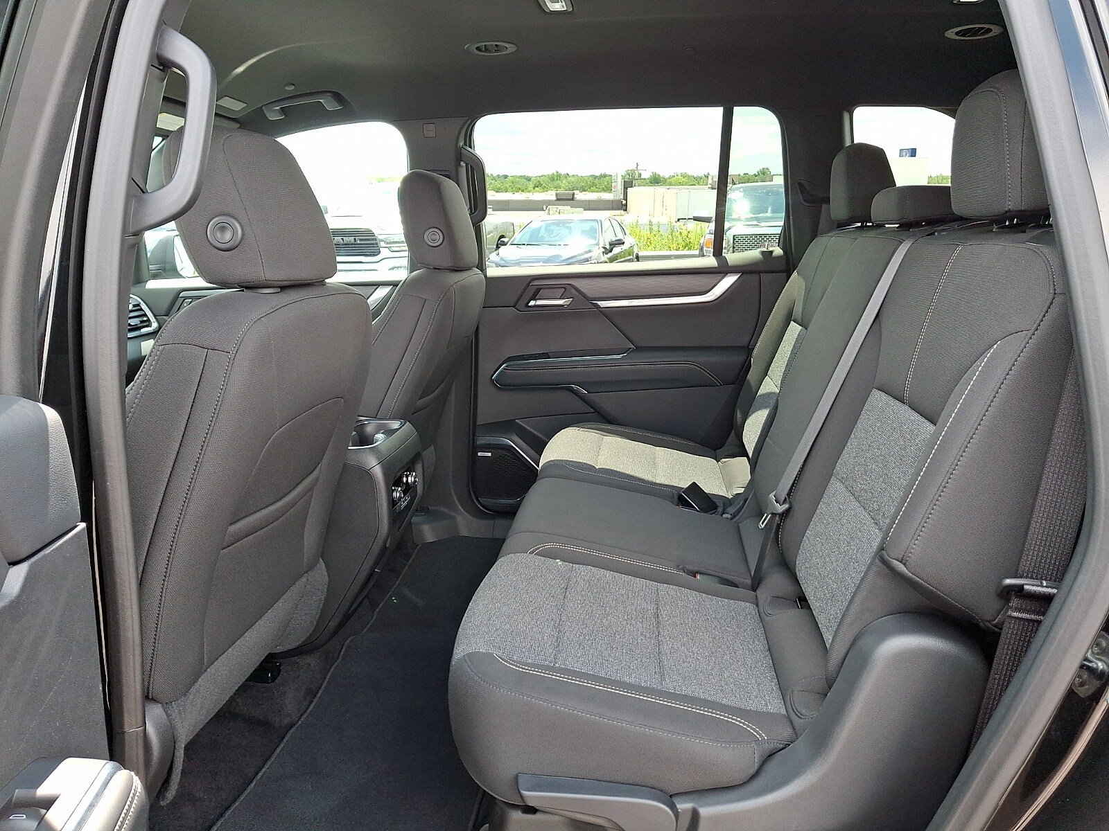Used 2025 GMC Acadia Elevation FWD image 11