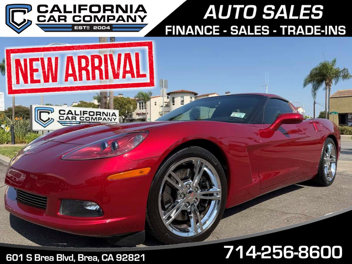 Used 2008 Chevrolet Corvette Coupe w/ Z51 Performance Package RWD image 1