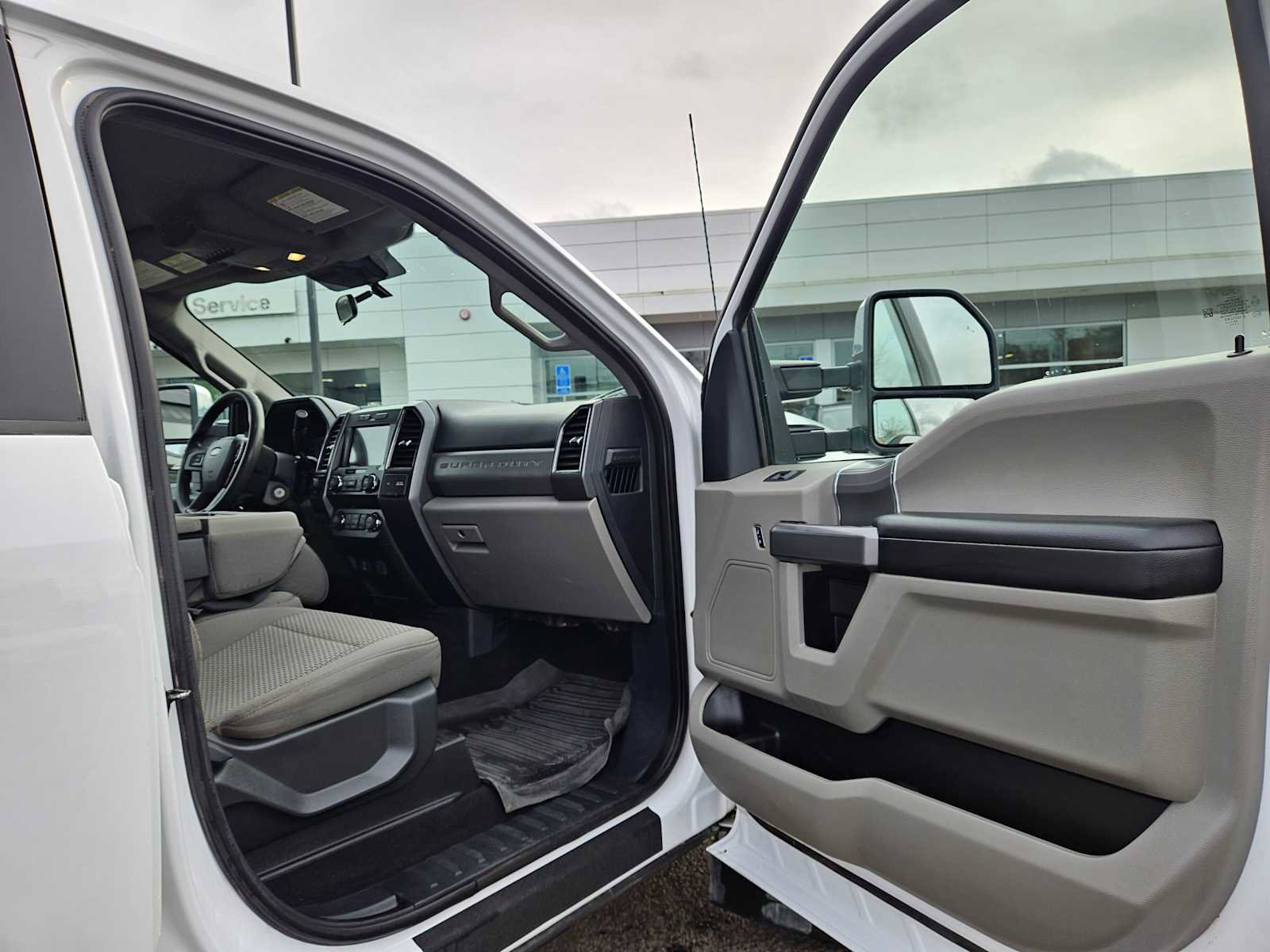 Used 2022 Ford F350 XLT w/ XLT Premium Package image 10