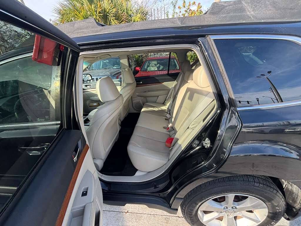 Used 2013 Subaru Outback 2.5i Limited w/ Moonroof Pkg AWD/4WD image 5