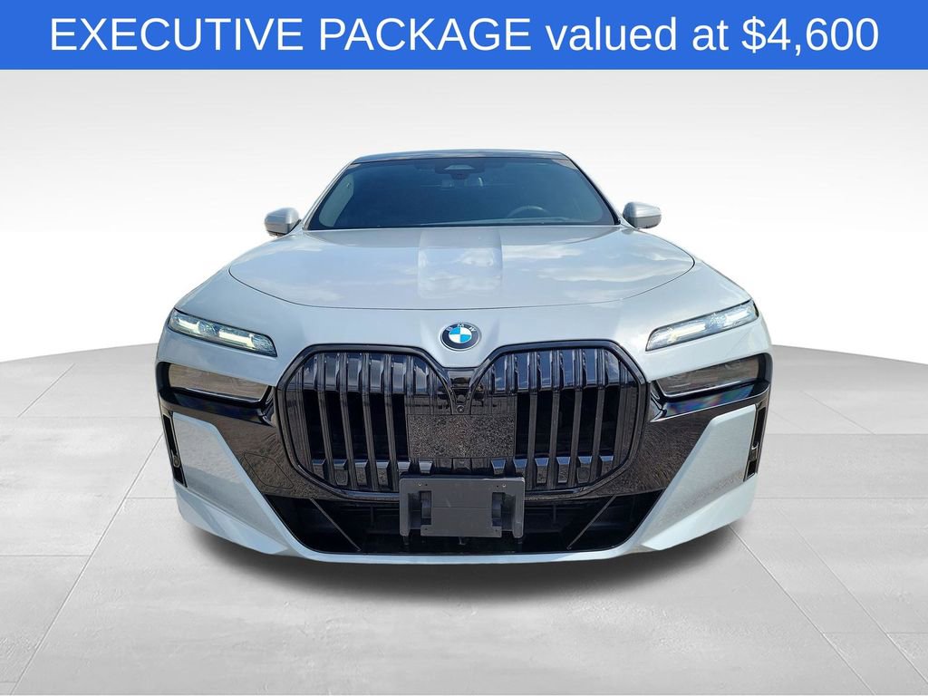 Used 2023 BMW 740i w/ Executive Package RWD image 2