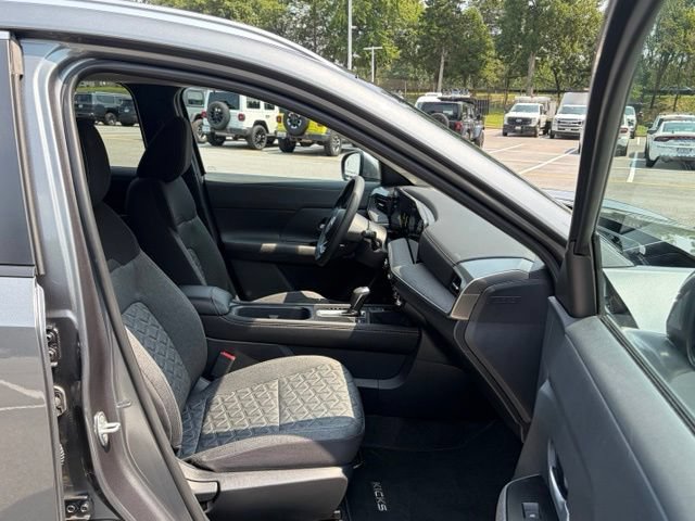 Certified 2025 Nissan Kicks SV w/ SV Premium Package AWD/4WD image 26