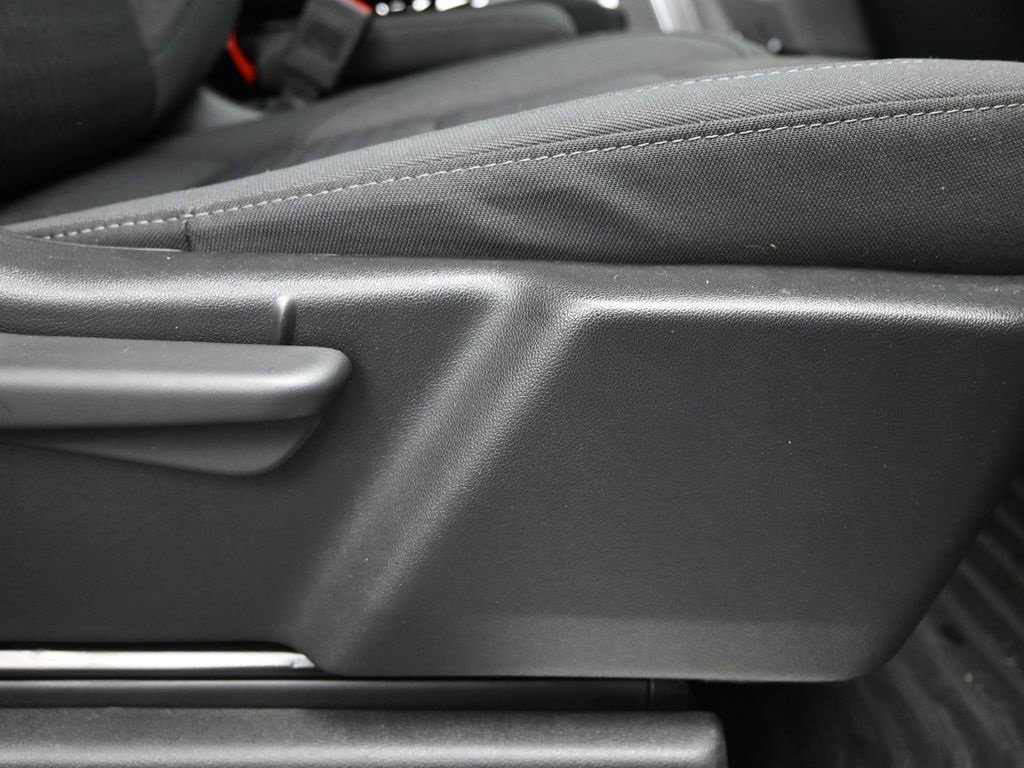 Used 2023 Chevrolet Silverado 1500 LT image 12