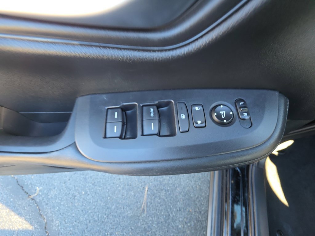 Used 2025 Honda HR-V LX image 12