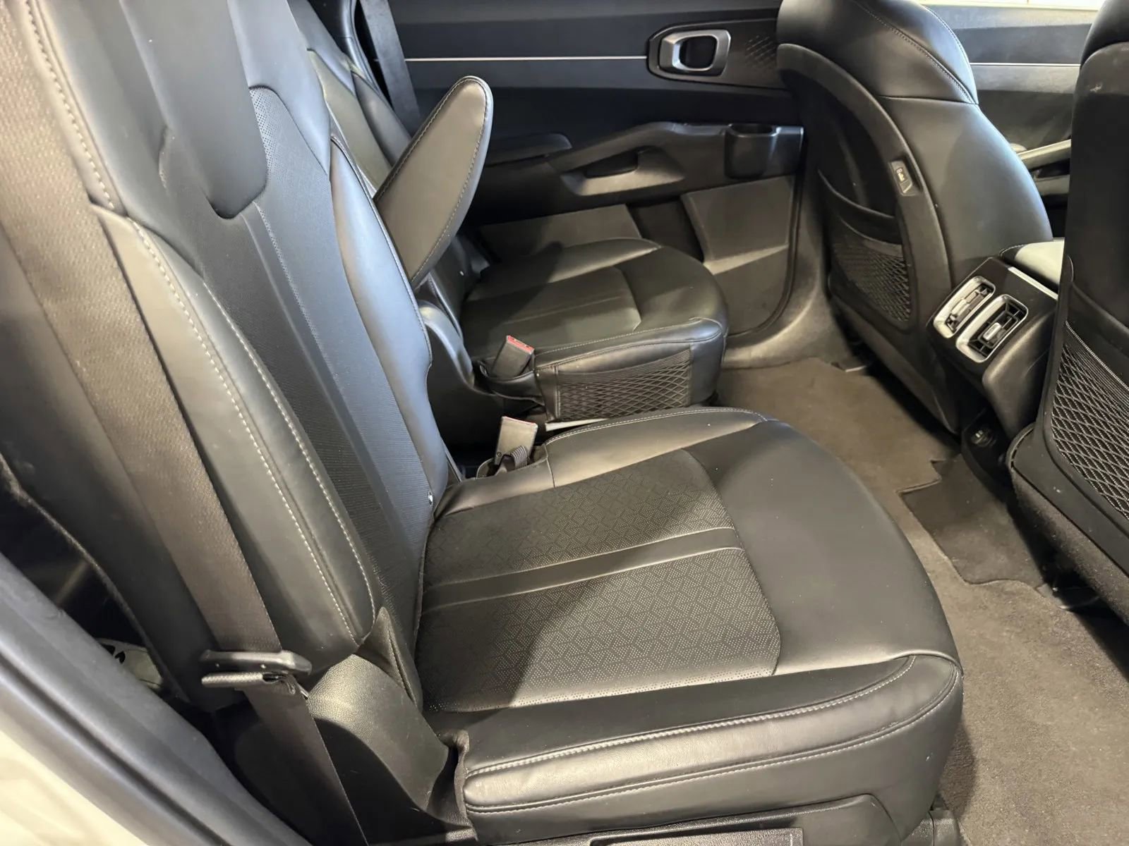 Used 2023 Kia Sorento EX image 8