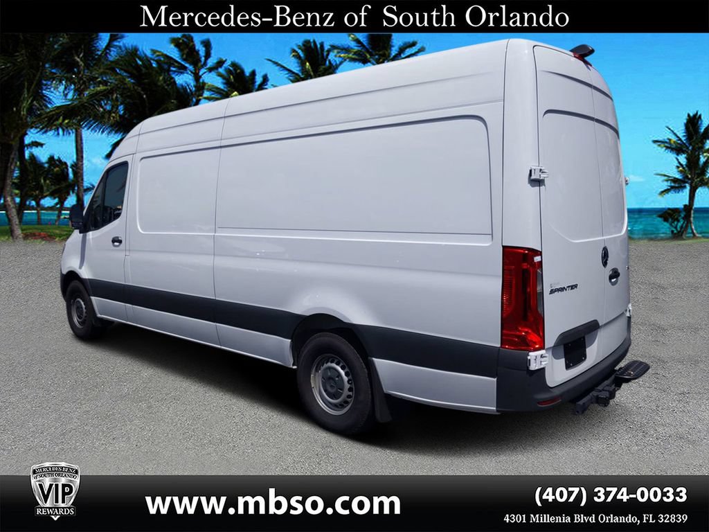 Used 2022 Mercedes-Benz Sprinter 2500 image 4