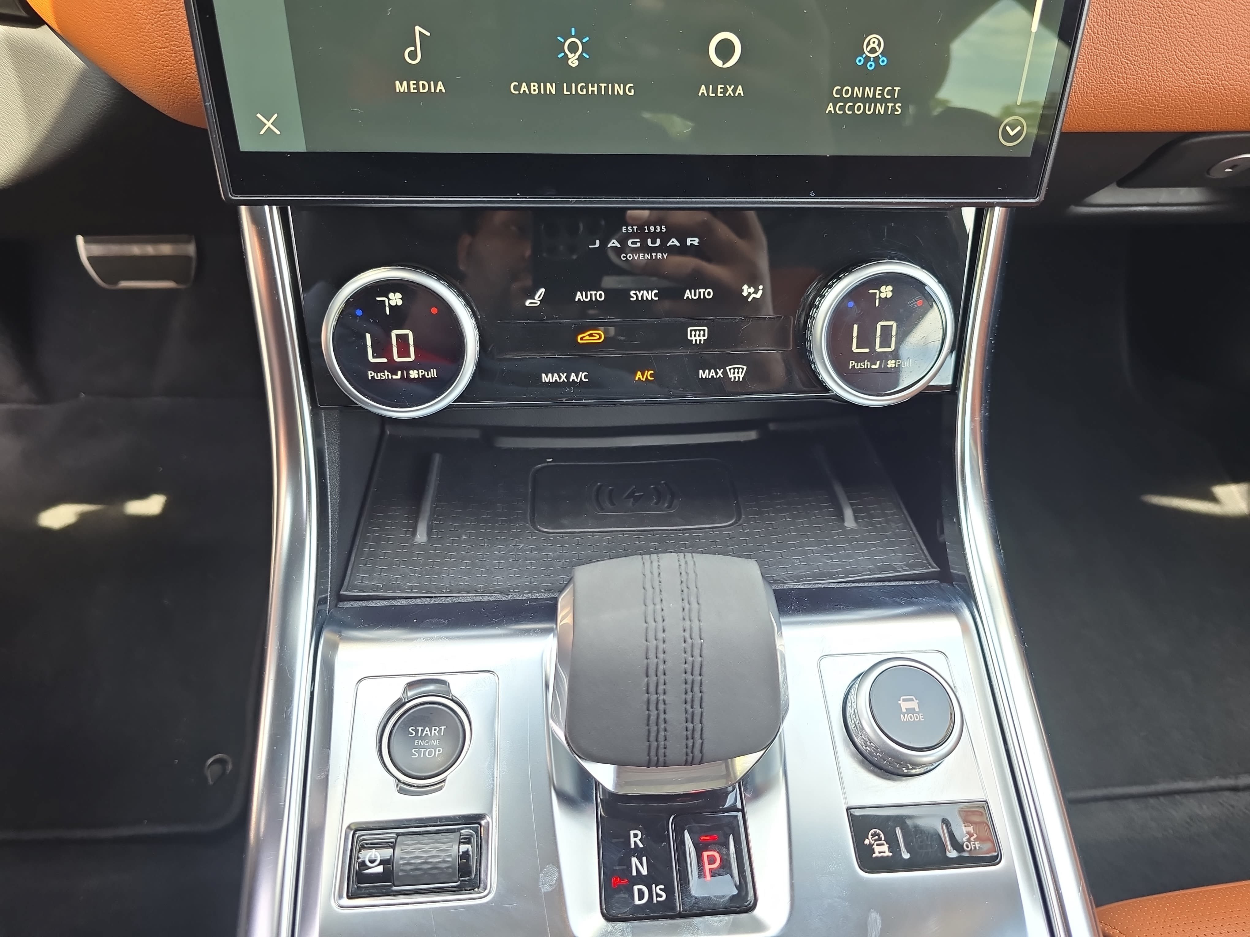 Certified 2024 Jaguar XF R-Dynamic SE RWD image 26