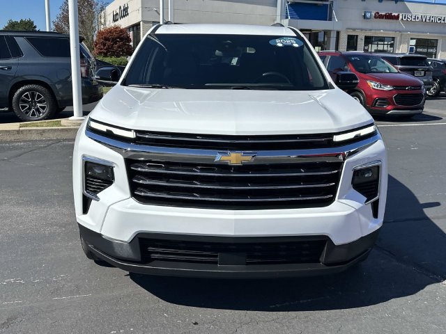 Certified 2025 Chevrolet Traverse LT FWD image 3