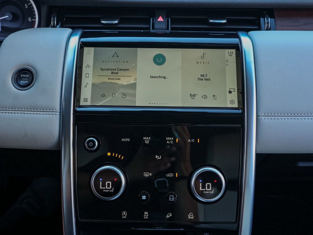 Used 2023 Land Rover Discovery Sport SE image 28