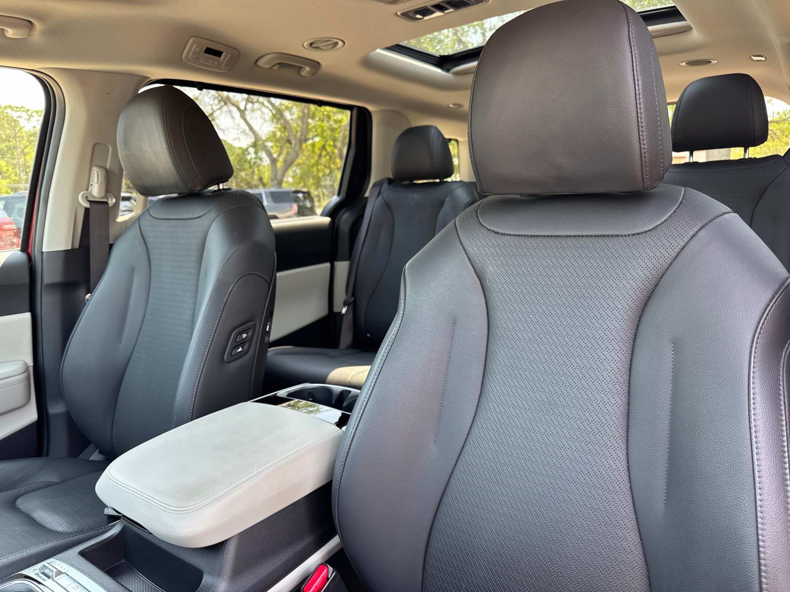 Used 2024 Kia Carnival SX Prestige image 20