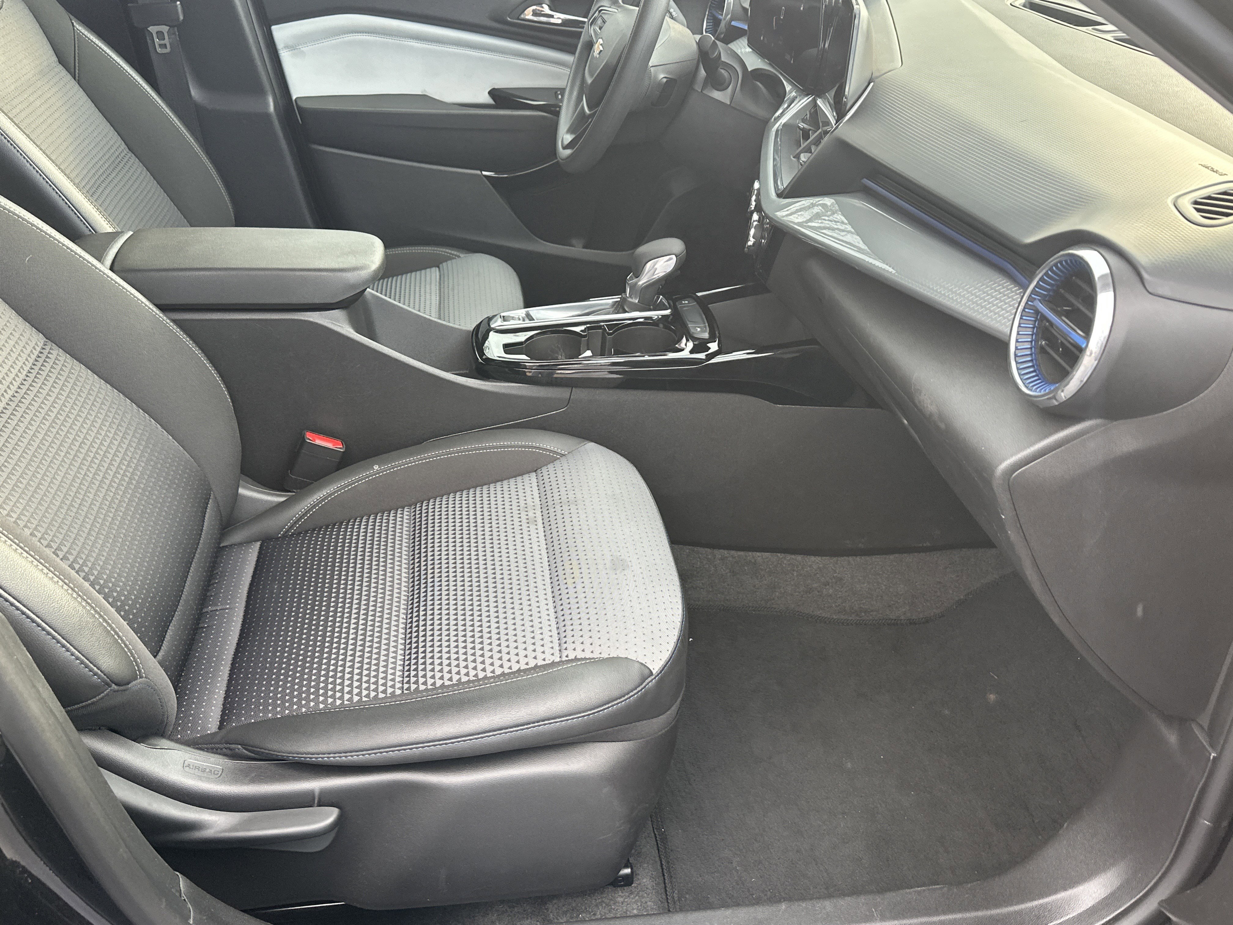Certified 2025 Chevrolet Trax LT image 15