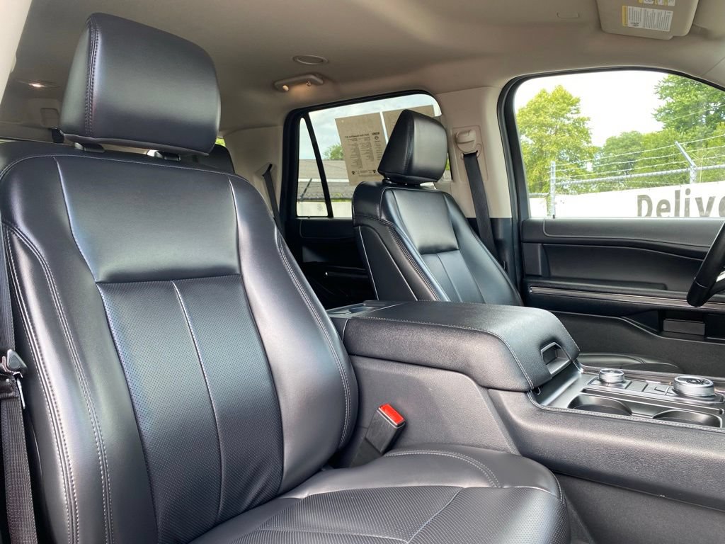 Used 2024 Ford Expedition XLT AWD/4WD image 18