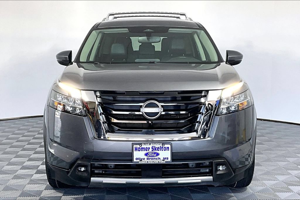 Used 2022 Nissan Pathfinder SL AWD/4WD image 3