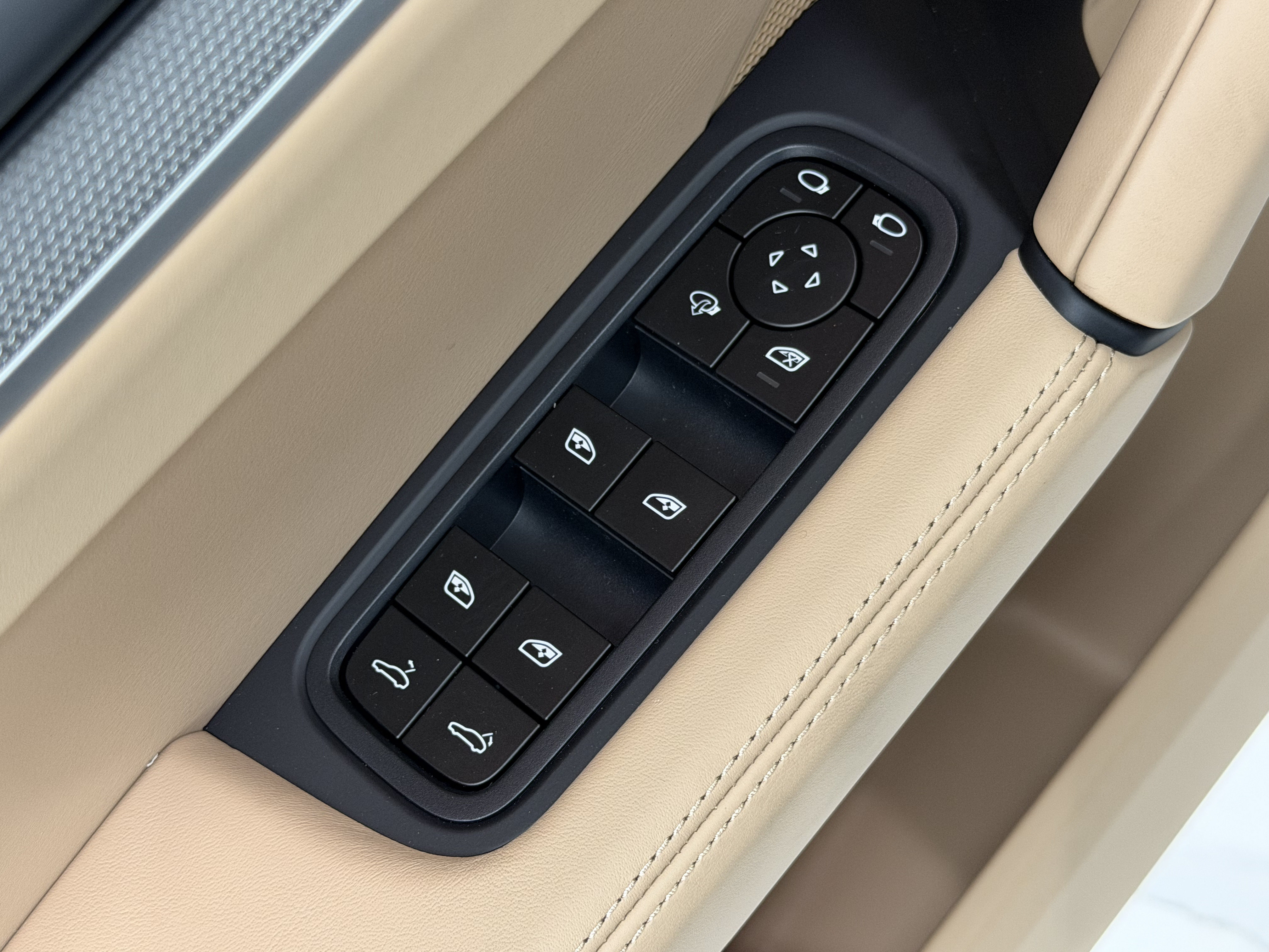 New 2026 Porsche Cayenne S AWD/4WD image 28