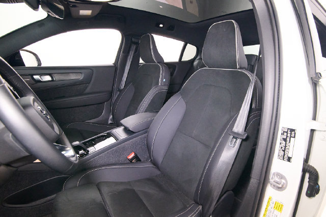 Certified 2023 Volvo C40 P8 Recharge Ultimate AWD/4WD image 17
