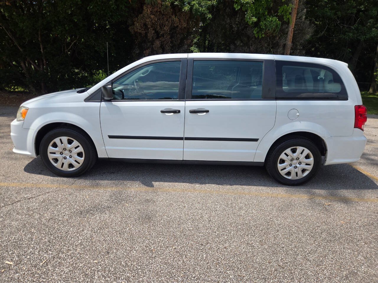 Used 2014 Dodge Grand Caravan American Value Package FWD image 3