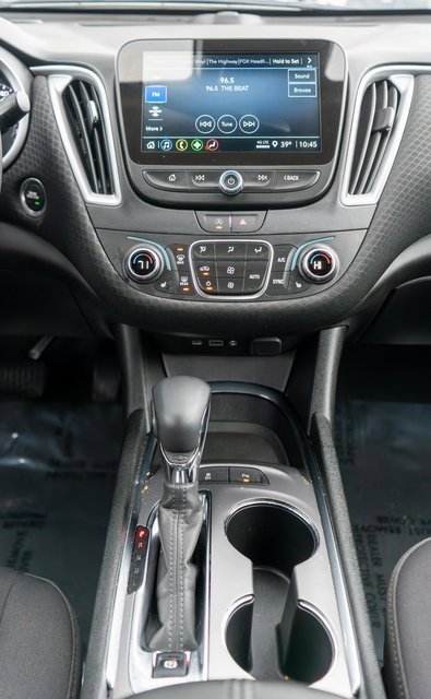 Used 2025 Chevrolet Malibu LT w/ Sport Edition image 17