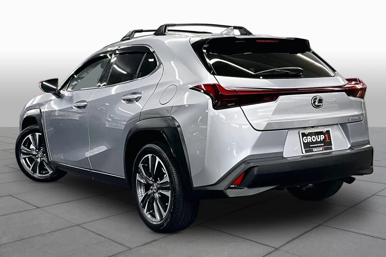 Used 2025 Lexus UX 300h FWD w/ Accessory Package (Z2) image 12