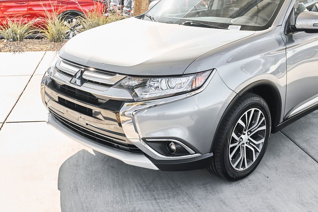 Used 2016 Mitsubishi Outlander SE AWD/4WD image 5