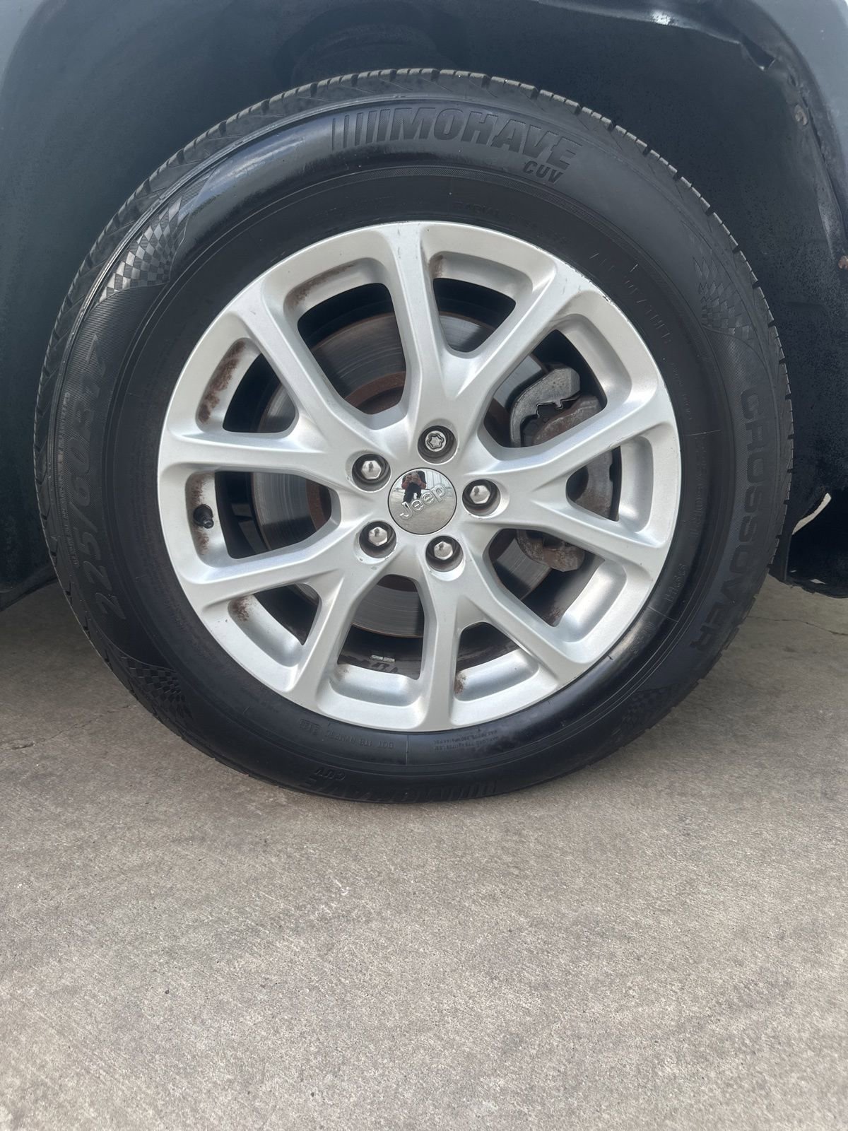 Used 2017 Jeep Cherokee Latitude w/ Comfort/Convenience Group image 28